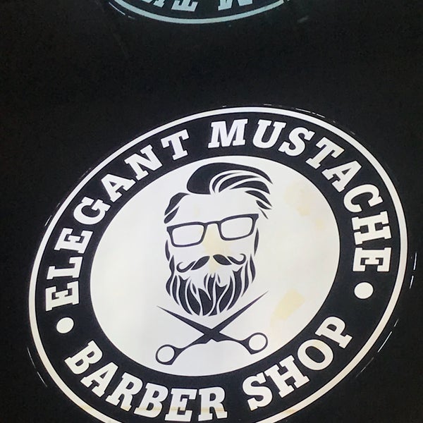Foto tirada no(a) Elegant Mustache Barber Shop ( B.1 ) Al-Malaqa por Turki.. em 2/27/2019