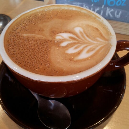 1/27/2013 tarihinde Amanda M.ziyaretçi tarafından Blend Cafe At Golden Belt'de çekilen fotoğraf