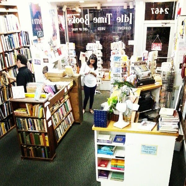 8/5/2013 tarihinde Anna J.ziyaretçi tarafından Idle Time Books'de çekilen fotoğraf