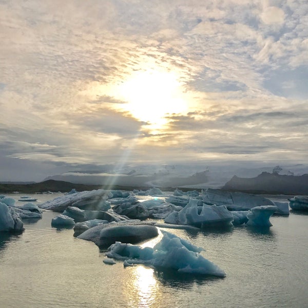 Катание на коньках по озеру. Провалиться под лед во сне. Голубые льды исландии трекинг. В мае - октябре 2007 г на леднике. Ice walk.