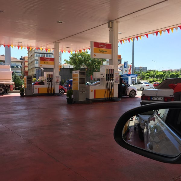 Photo taken at Shell by Mehmet Akif D. on 6/25/2017