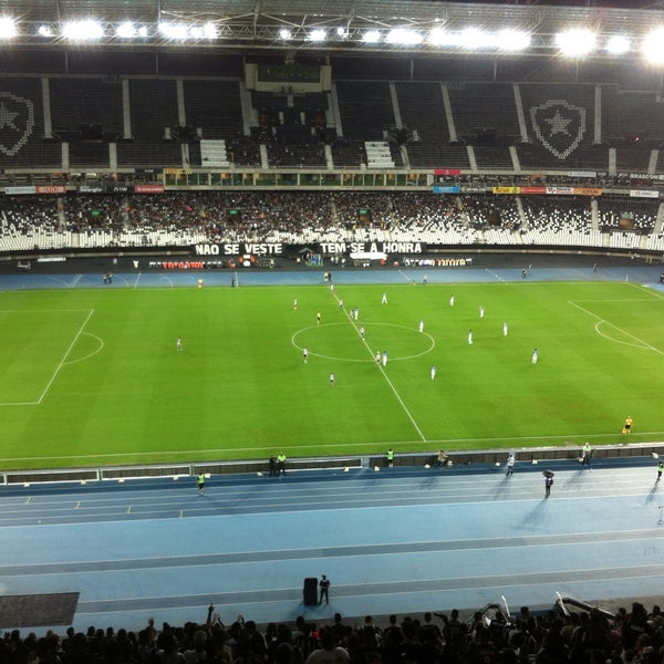 Foto diambil di Estádio Olímpico Nilton Santos oleh Paulinho S. pada 11/11/2019