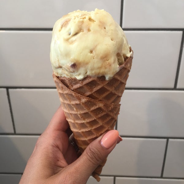Das Foto wurde bei Jeni&#39;s Splendid Ice Creams von Kris am 5/11/2018 aufgenommen