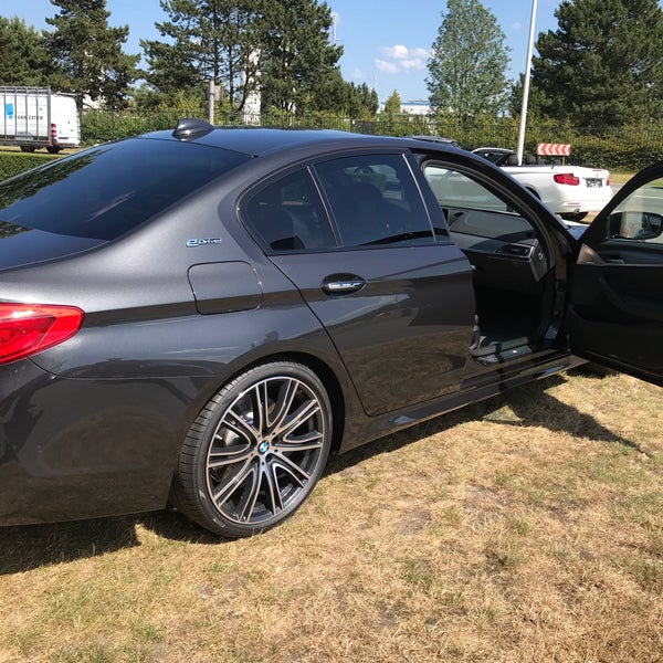 Foto scattata a BMW G&amp;A Motors da Hanne L. il 6/20/2018