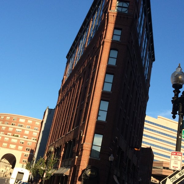 Das Foto wurde bei The Boxer Boston Hotel von Valery S. am 10/13/2014 aufgenommen