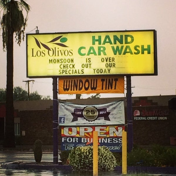 9/28/2014 tarihinde Suzi F.ziyaretçi tarafından Los Olivos Hand Car Wash'de çekilen fotoğraf