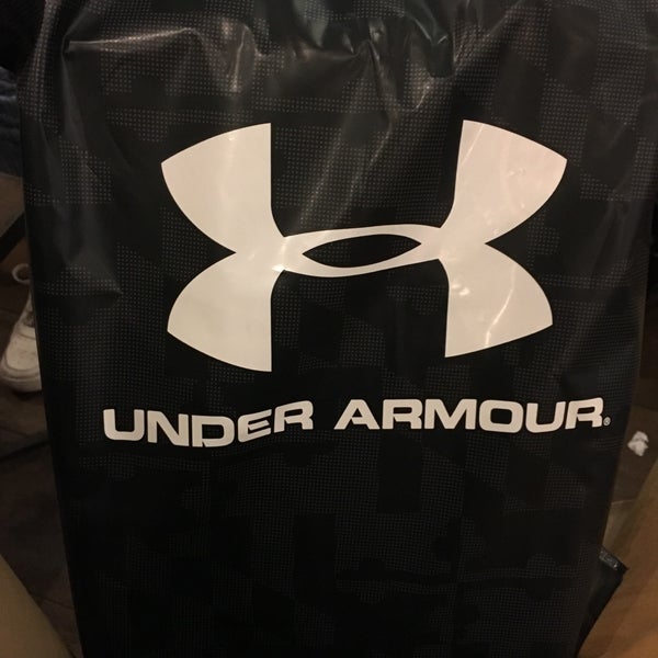 Этикетка under Armour