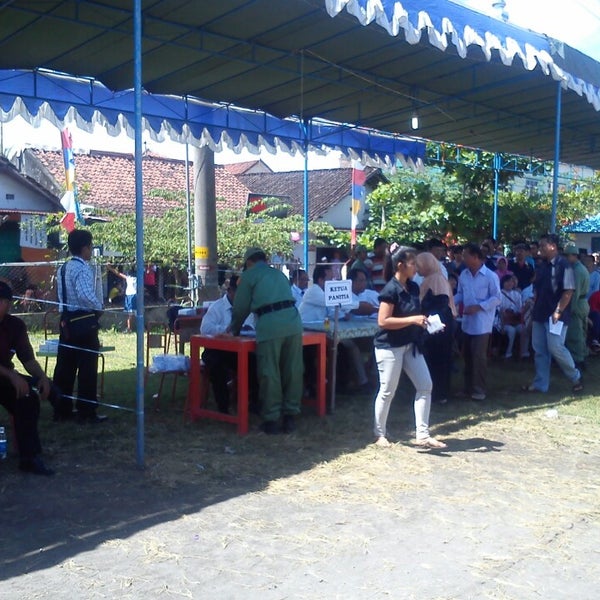Fotos Em Pabrik Kertas Blabak Kota Magelang Central Java