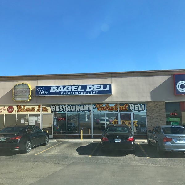 Photo taken at The Bagel Deli by ¿L? B. on 5/5/2017