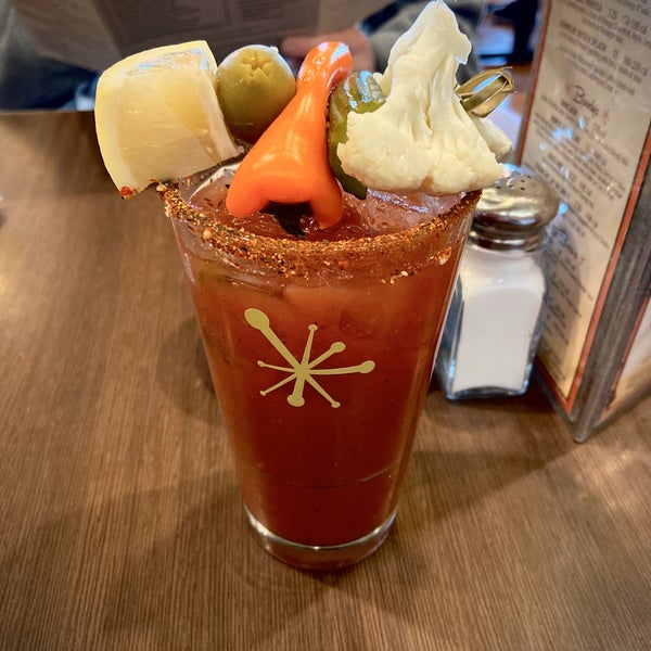 Photo taken at Snooze, an A.M. Eatery by ¿L? B. on 12/22/2019