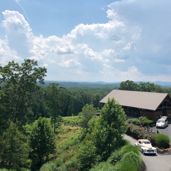 Photo taken at Wolf Mountain Vineyards by Ryan G. on 6/9/2018