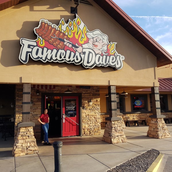Photo taken at Famous Dave&#39;s by Kenji T. on 5/21/2018