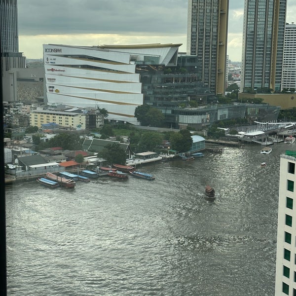 รูปภาพถ่ายที่ Shangri-La Hotel, Bangkok โดย Kenji T. เมื่อ 8/5/2023