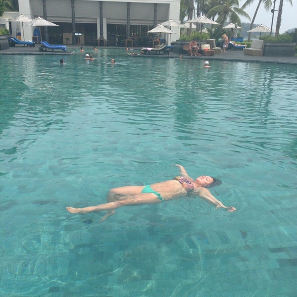 Photo prise au Garden Pool @ Hilton Phuket Arcadia Resort &amp; Spa par Эльвира И. le4/11/2013