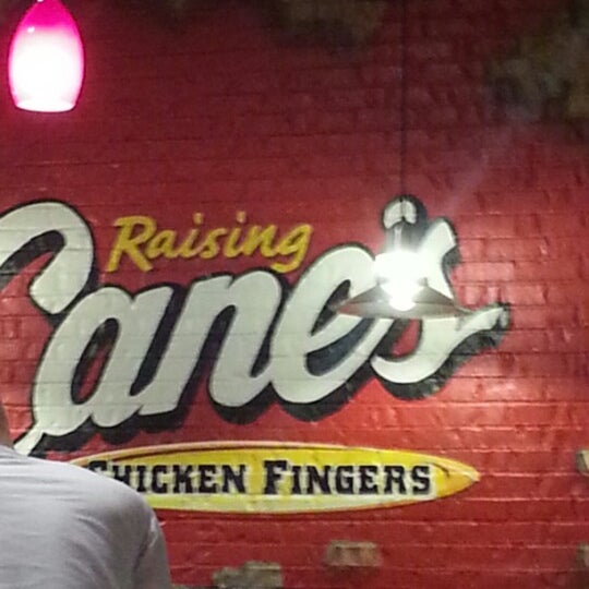 1/18/2013 tarihinde Jason H.ziyaretçi tarafından Raising Cane&#39;s Chicken Fingers'de çekilen fotoğraf