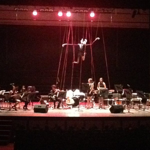 6/25/2013에 Luis Alfredo L.님이 Teatro Alameda에서 찍은 사진