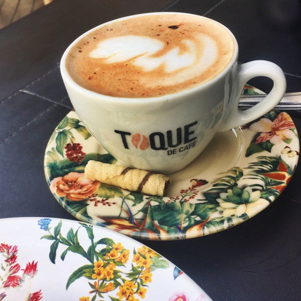 Foto diambil di Toque de Café oleh Ketty B. pada 10/31/2019