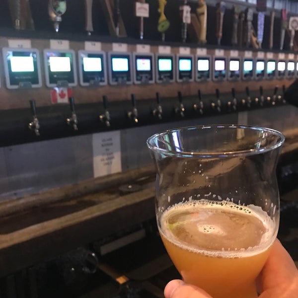 Photo taken at Draft Taproom by Jp C. on 11/3/2018