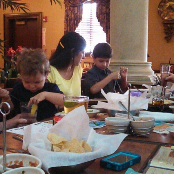 Photo prise au Abuelo&#39;s Mexican Restaurant par Stan S. le5/12/2013