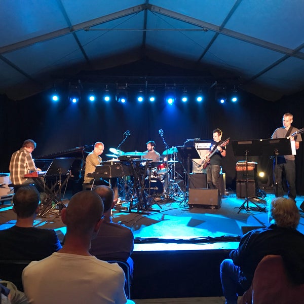 Foto diambil di Gent Jazz Festival oleh Ian G. pada 7/7/2018