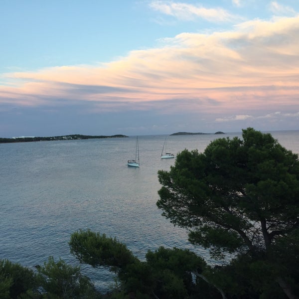 Снимок сделан в Sol Beach House Ibiza пользователем Edurne U. 9/14/2016