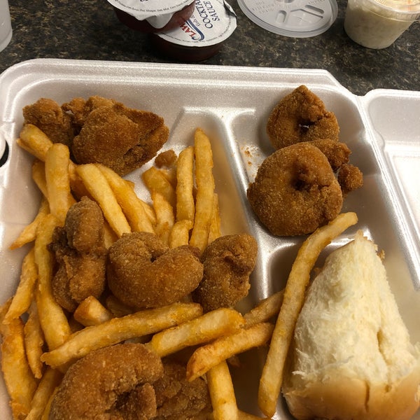 Photo taken at Lawrence&#39;s Fish &amp; Shrimp by Kevin S. on 6/26/2019