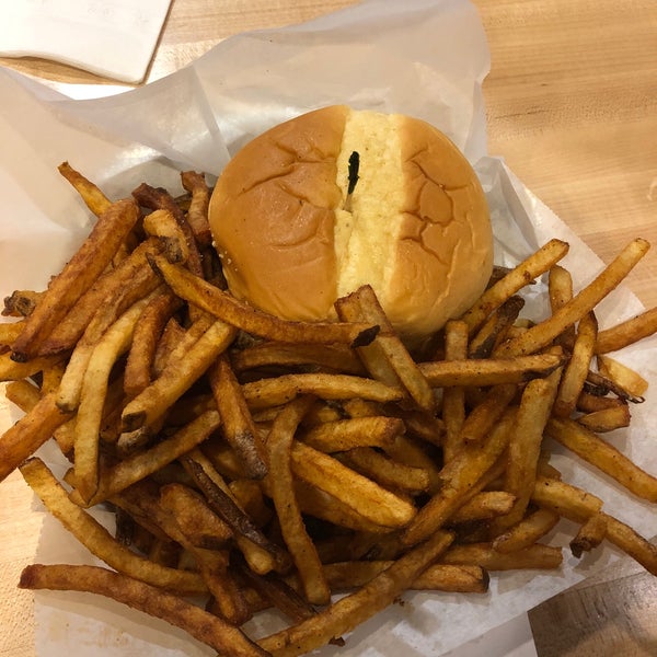 Photo taken at Meatheads Burgers &amp; Fries by Kevin S. on 1/29/2018
