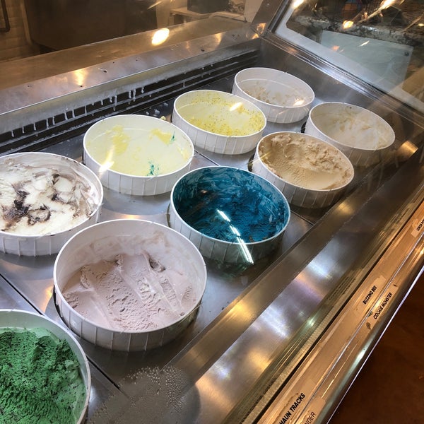 9/26/2018 tarihinde Kevin S.ziyaretçi tarafından Cone Gourmet Ice Cream'de çekilen fotoğraf