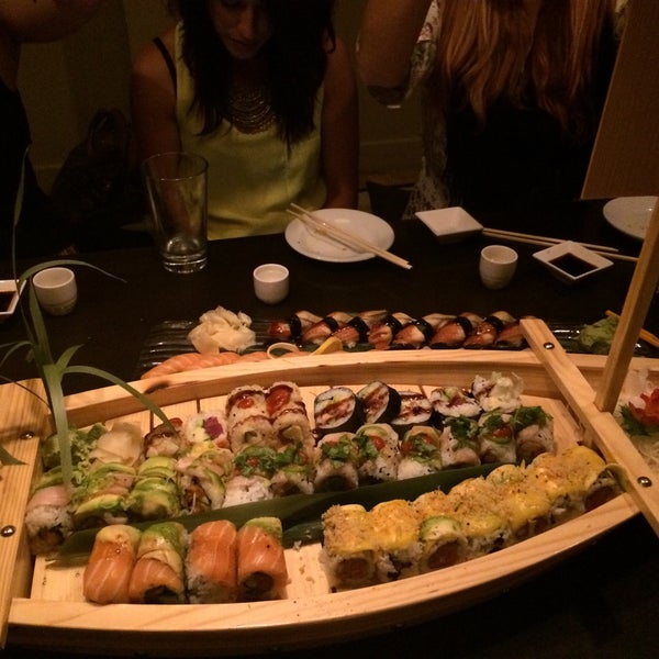 Foto diambil di Sushi Hai oleh Jennifer H. pada 6/27/2015