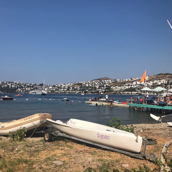 รูปภาพถ่ายที่ Sail Loft Surf Shack โดย Mehmet Y. เมื่อ 8/1/2019