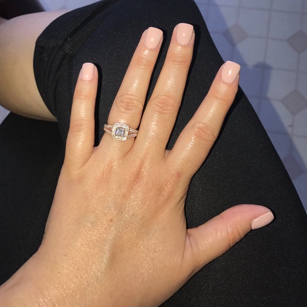 Cozy Nails Nail Salon in Lincoln