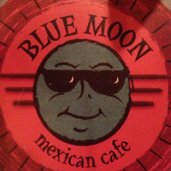 Foto tirada no(a) Blue Moon Mexican Cafe por Mike O. em 1/14/2013