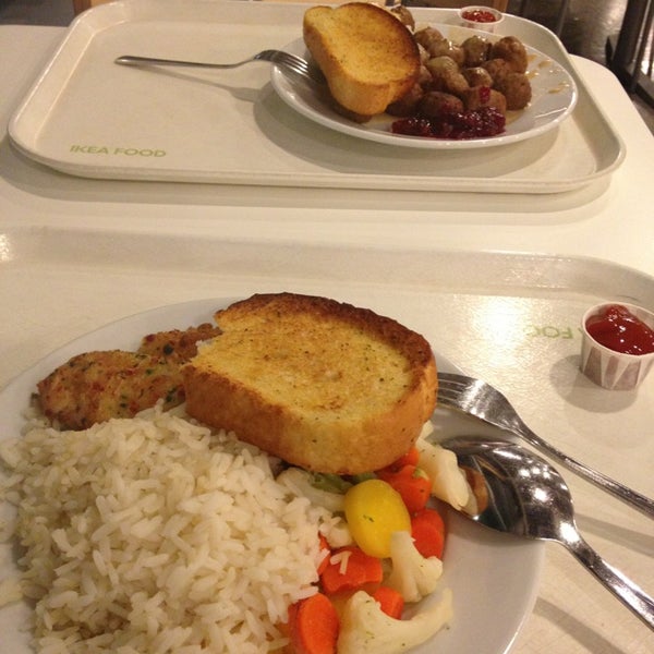 1/25/2013にJazel A.がIKEA Restaurant &amp; Caféで撮った写真