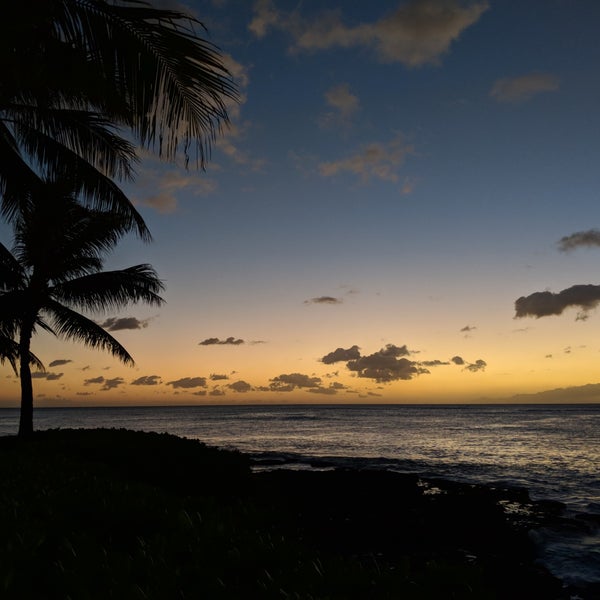 Das Foto wurde bei Paradise Cove Luau von DoubleDeuce am 1/4/2019 aufgenommen