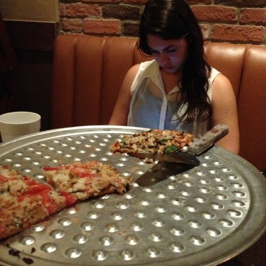 Foto tomada en Palio&#39;s Pizza Cafe  por Dane M. el 10/14/2012
