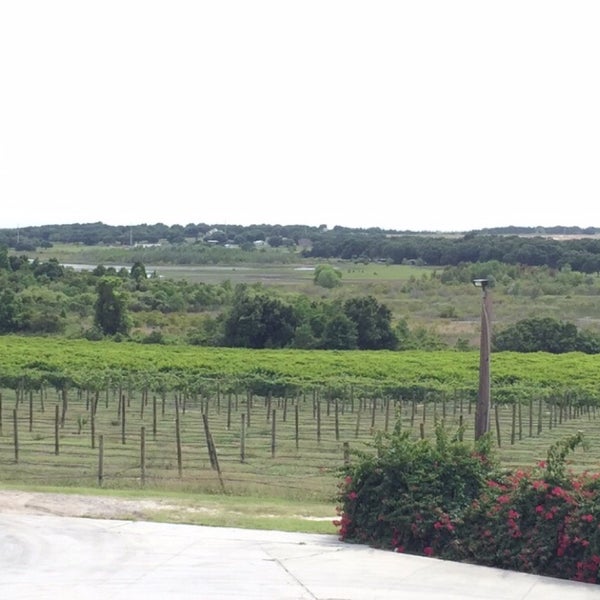Foto tomada en Lakeridge Winery &amp; Vineyards  por Diana S. el 5/5/2015