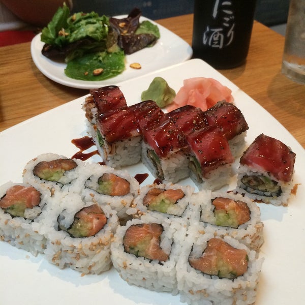 Снимок сделан в Maiko Sushi Lounge пользователем Lorne B. 7/7/2015