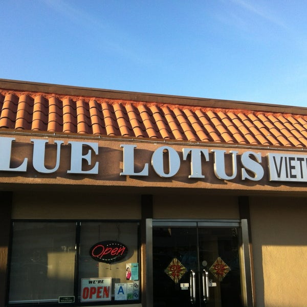 3/3/2013にChris T.がBlue Lotus Vietnamese Cuisineで撮った写真