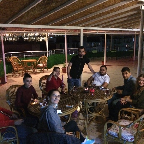 10/21/2015にOzgur Ozan A.がCafe Terrace - Grand Kurdogluで撮った写真