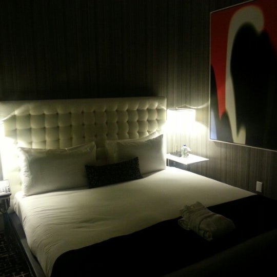 12/30/2012 tarihinde Dmitry S.ziyaretçi tarafından The Moderne Hotel'de çekilen fotoğraf