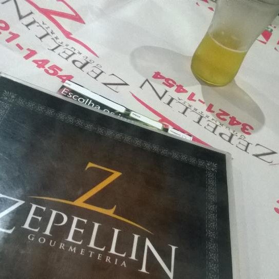 Foto diambil di Zepellin Gourmeteria oleh Thatiani L. pada 8/8/2014