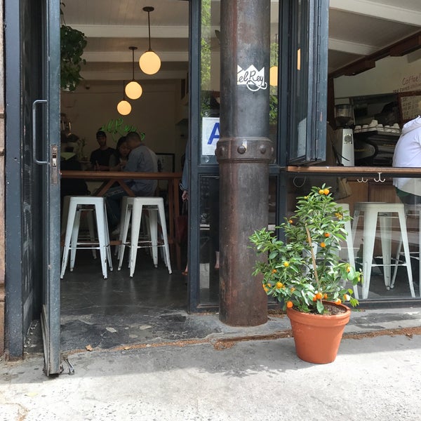 5/3/2017 tarihinde stephanieziyaretçi tarafından El Rey Coffee Bar &amp; Luncheonette'de çekilen fotoğraf