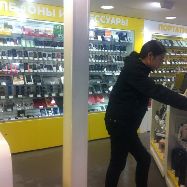 Евросеть закрылась. Евросеть закрытие. Евросеть закрылась. Работники евросети. Евросеть на тверской.