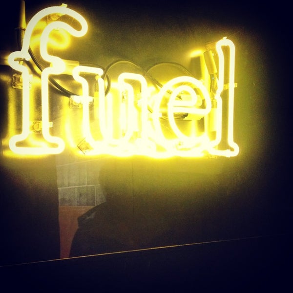 รูปภาพถ่ายที่ Fuel Cafe โดย Lauren L. เมื่อ 2/28/2013