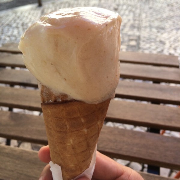 Photo taken at FIB - il vero gelato italiano (geladosfib) by Nuno G. on 8/10/2014