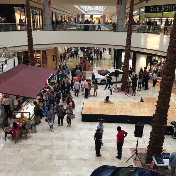 Photo taken at Centro Comercial Altaria by Danny S. on 9/23/2017