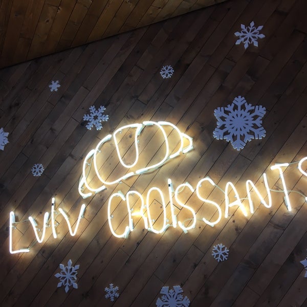 Foto tirada no(a) Lviv Croissants por Işıl D. em 12/24/2018