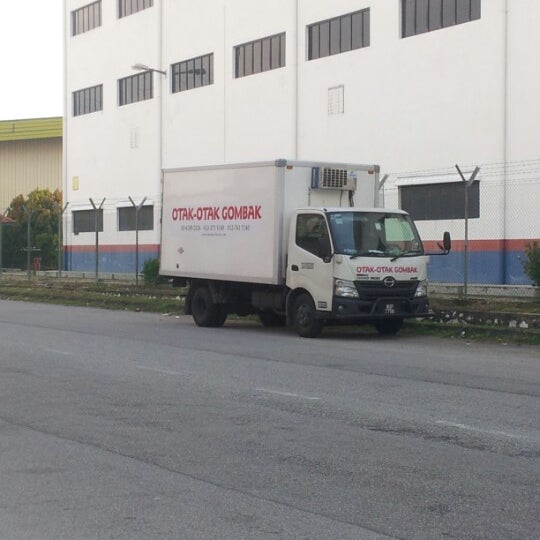 Kilang otak-otak gombak batu caves - 10 visitors