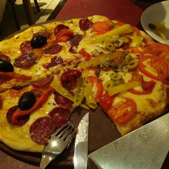 12/29/2012 tarihinde Paulo W.ziyaretçi tarafından barDpizzas'de çekilen fotoğraf