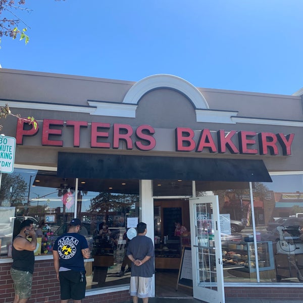 Foto tomada en Peters&#39; Bakery  por Michael A. el 4/29/2020